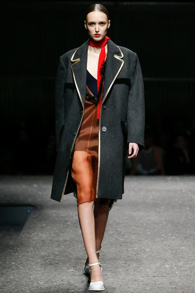 Look 2
